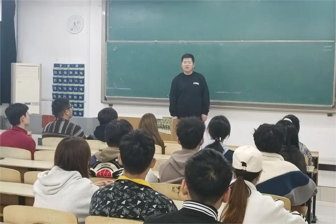 新傳媒與藝術學院組織積極分子進行義務勞動