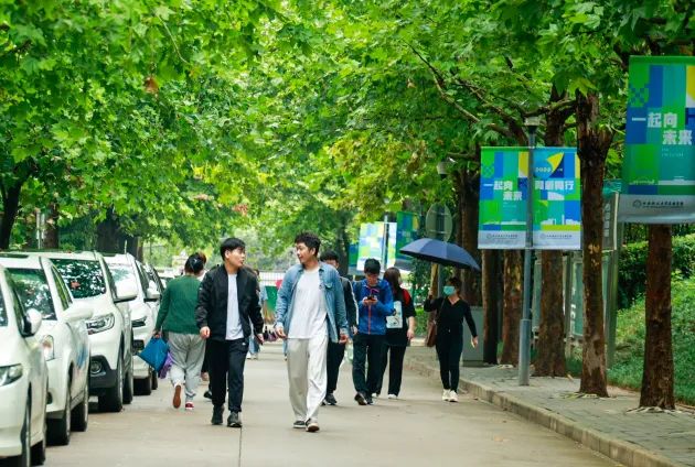 雙向奔赴！直擊科大高新線下教學(xué)第一天
