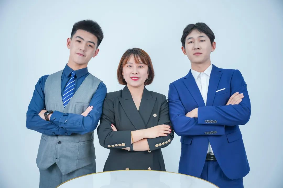 新傳媒與藝術(shù)學院完成特色課程實踐主持人形象設(shè)計