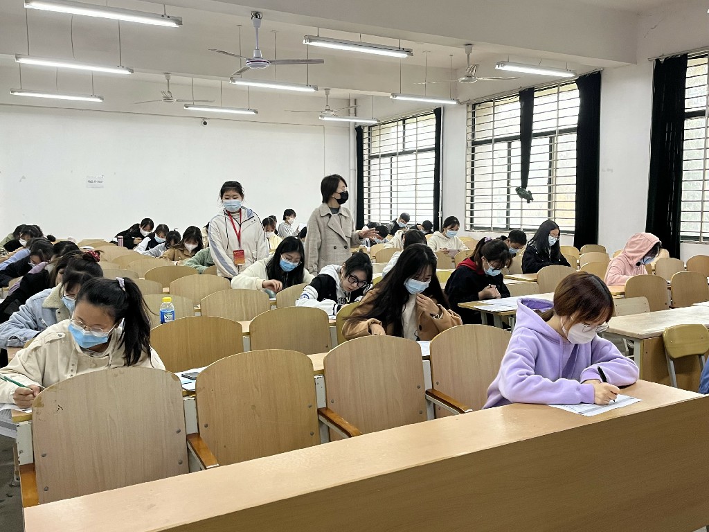 黨校工作|舉行2021年第三期積極分子培訓班結業(yè)考試
