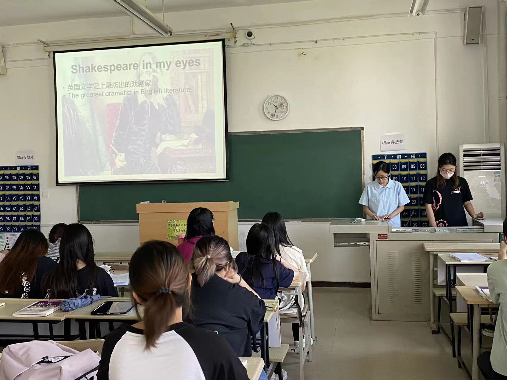 國際教育與人文學院英語專業(yè)開展莎士比亞討論課