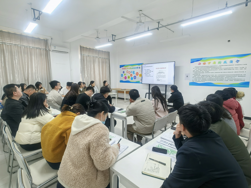 【就業(yè)與創(chuàng)業(yè)辦公室】聚焦就業(yè)創(chuàng)業(yè)工作，共謀學(xué)生發(fā)展大計(jì)——學(xué)院2025屆畢業(yè)班輔導(dǎo)員第一次就業(yè)工作會(huì)議圓滿召開(kāi)