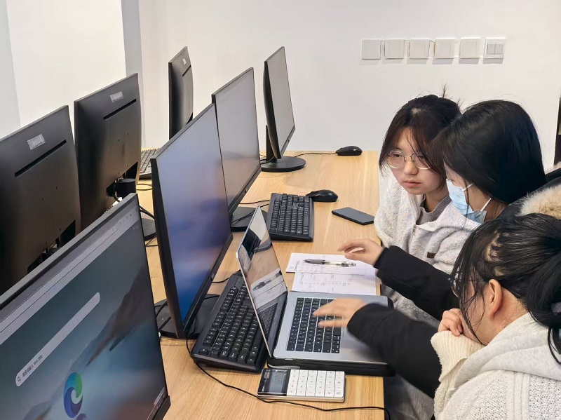 【陜西教育在線網(wǎng)】西安科技大學(xué)高新學(xué)院在省級工程競賽中斬獲11項大獎，創(chuàng)新實踐教育成果顯著！